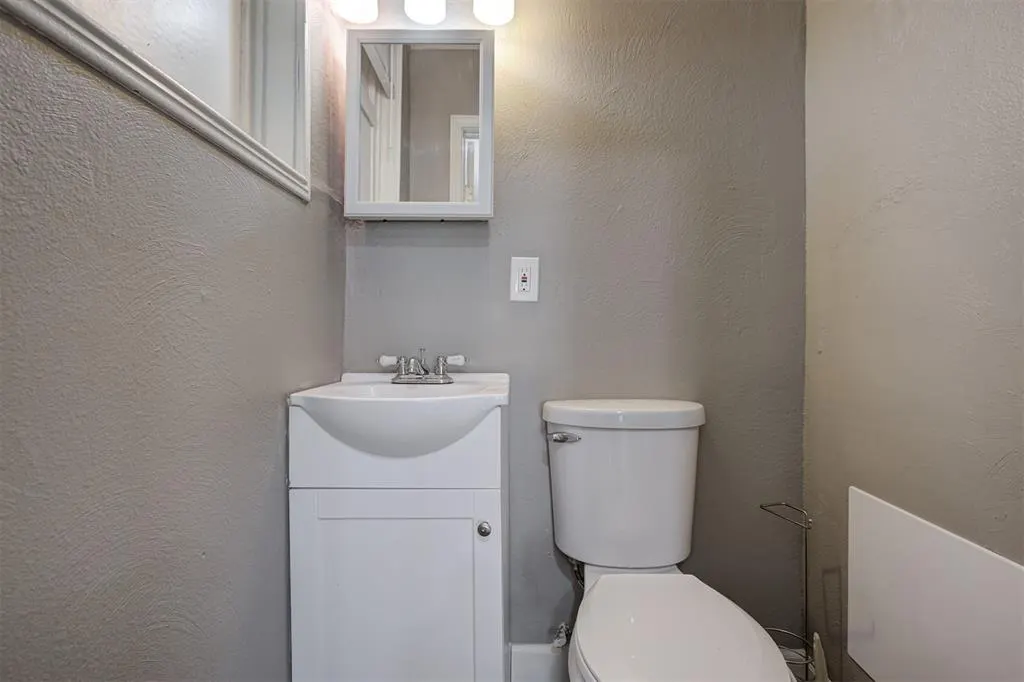 Photo 49 — 922 NW 19th Street, Oklahoma City, OK 73106