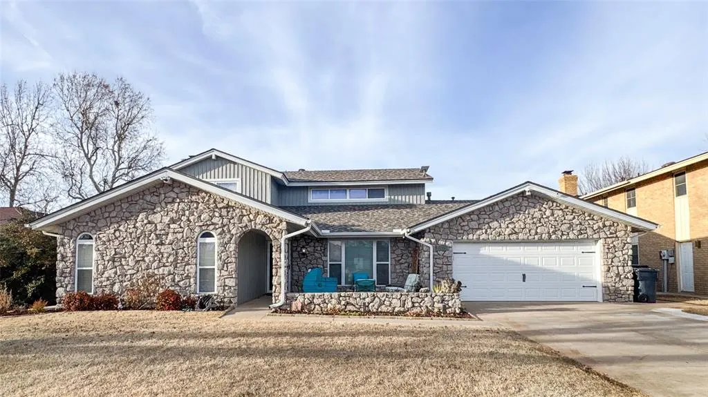 Front exterior — 11501 Carriage Drive, Yukon, OK 73099