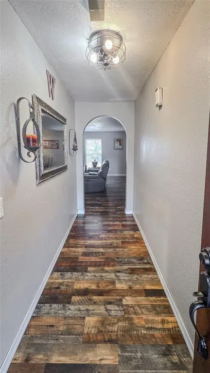 Photo 4 — 11501 Carriage Drive, Yukon, OK 73099