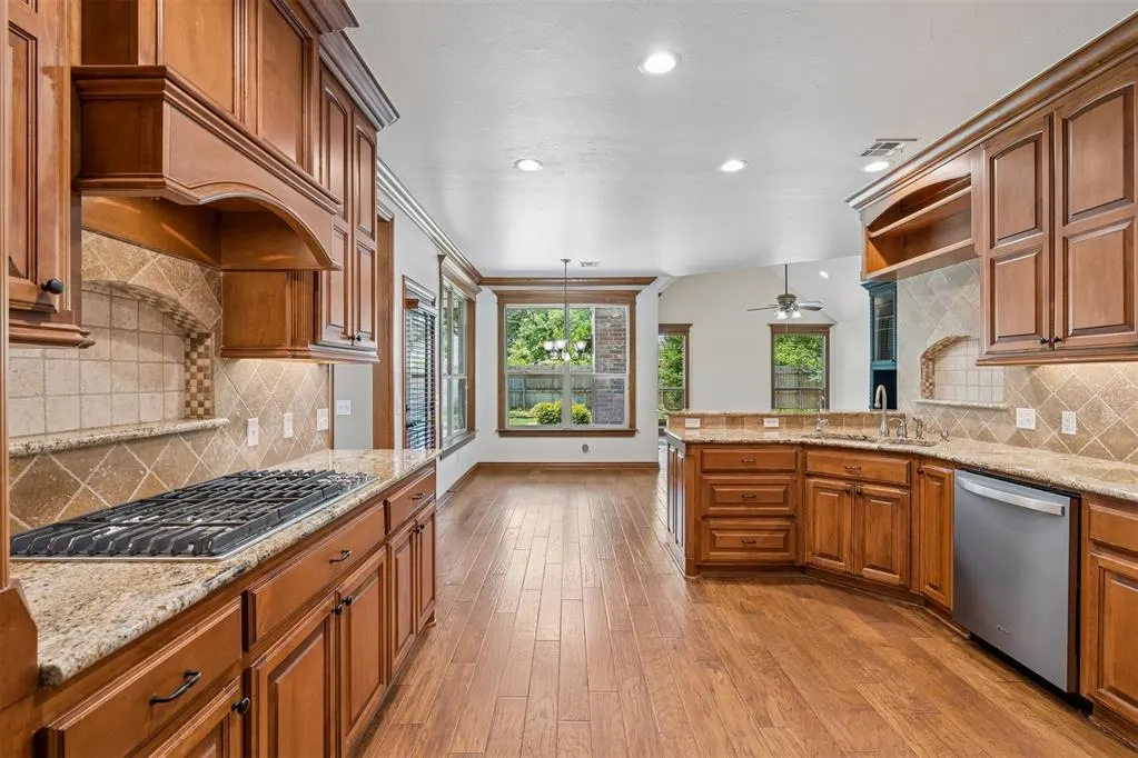 Photo 12 — 2712 Belmont Drive, Norman, OK 73072