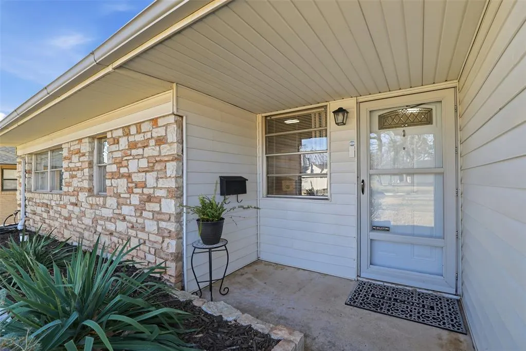 Photo 3 — 5604 NW 37th Street, Oklahoma City, OK 73122