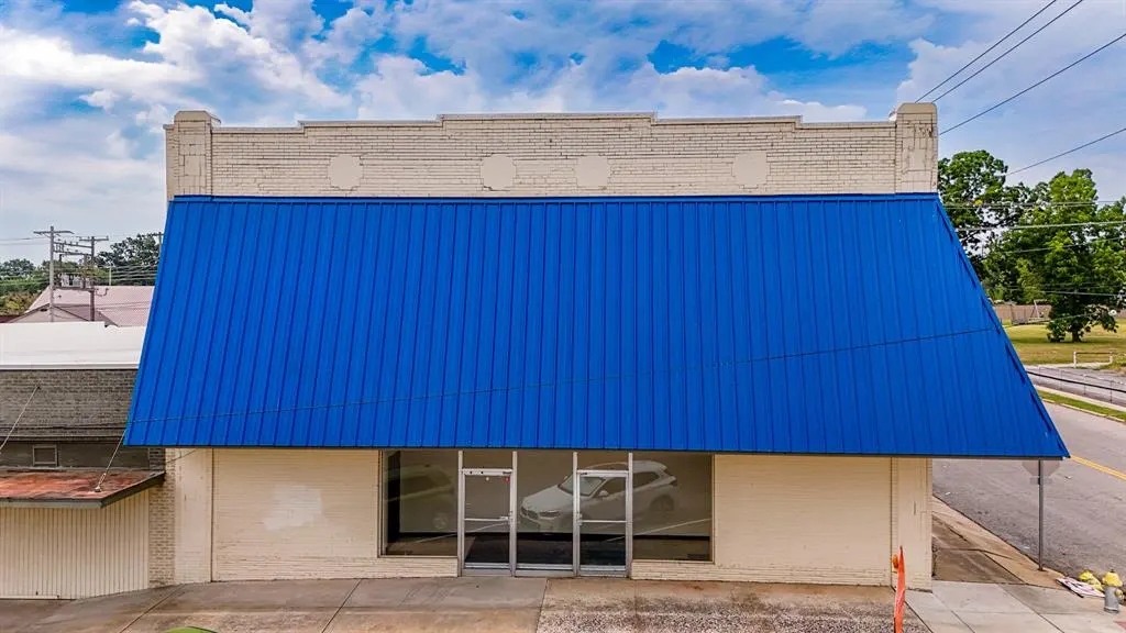 Front exterior — 501 E Main Street, Shawnee, OK 74801