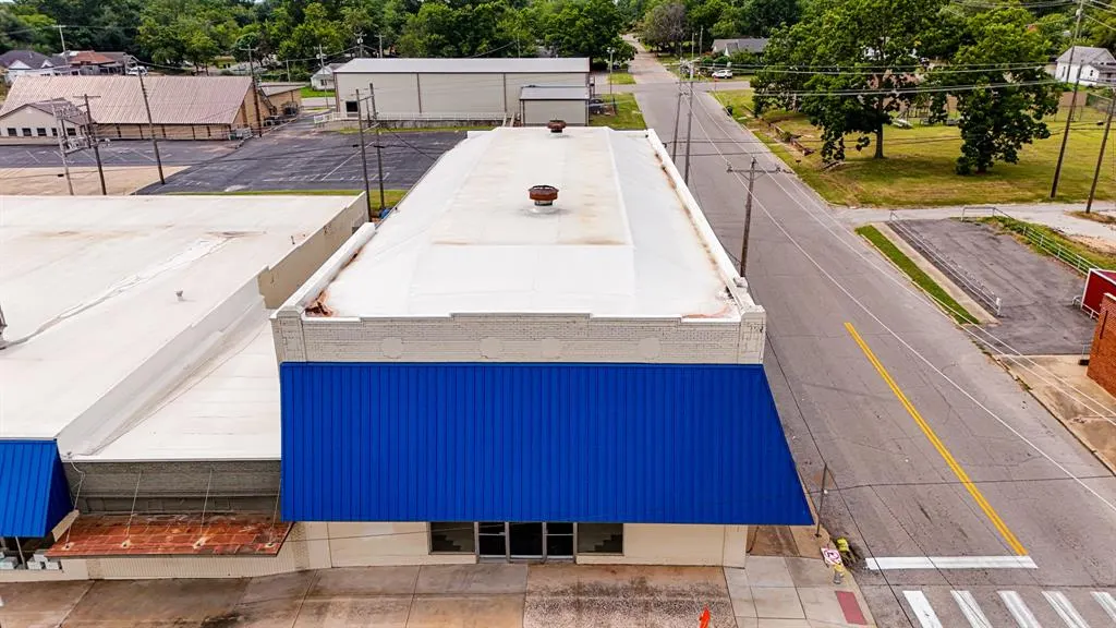 Photo 2 — 501 E Main Street, Shawnee, OK 74801