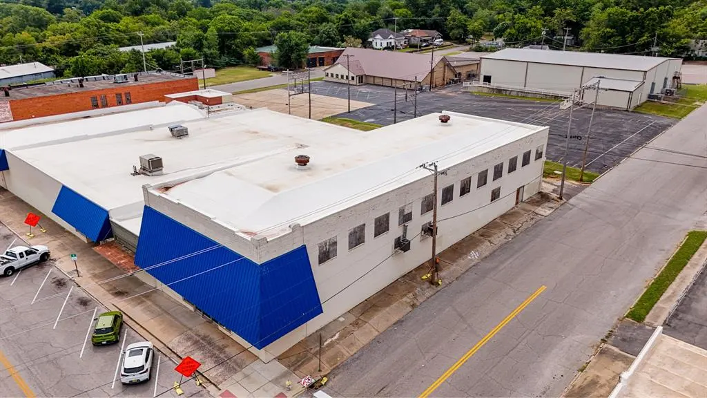 Photo 3 — 501 E Main Street, Shawnee, OK 74801