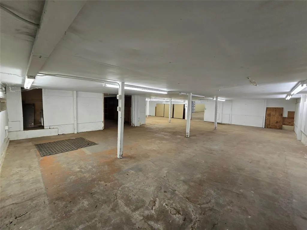 Photo 17 — 501 E Main Street, Shawnee, OK 74801