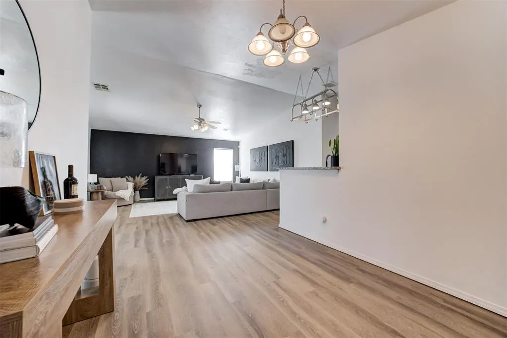 Photo 14 — 9421 Checkerbloom Drive, Oklahoma City, OK 73165