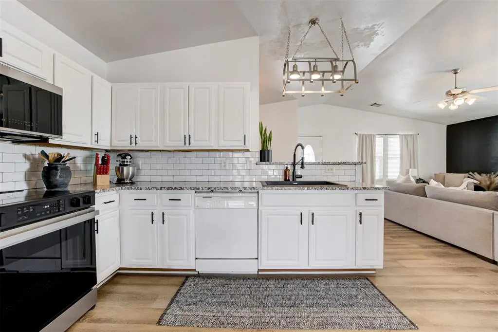 Photo 21 — 9421 Checkerbloom Drive, Oklahoma City, OK 73165