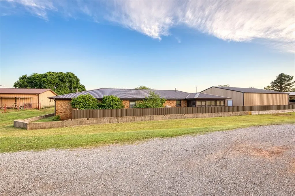 Photo 30 — 21303 E 990 Road, Foss Lake, OK 73647