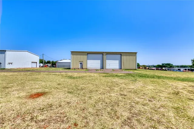 Photo 5 — 1418 S S. Washington Avenue, Elk City, OK 73644