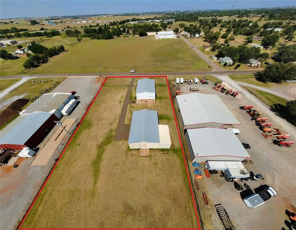 Photo 11 — 1418 S S. Washington Avenue, Elk City, OK 73644