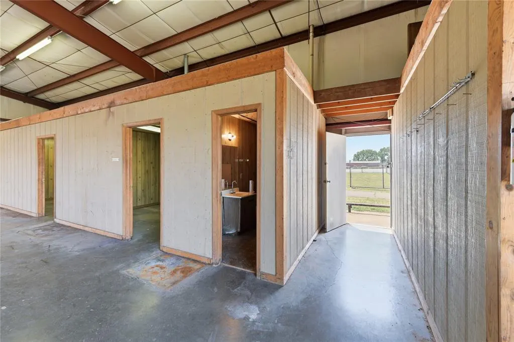 Photo 13 — 1418 S S. Washington Avenue, Elk City, OK 73644