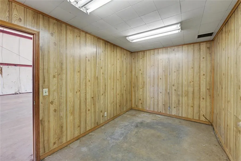Photo 19 — 1418 S S. Washington Avenue, Elk City, OK 73644
