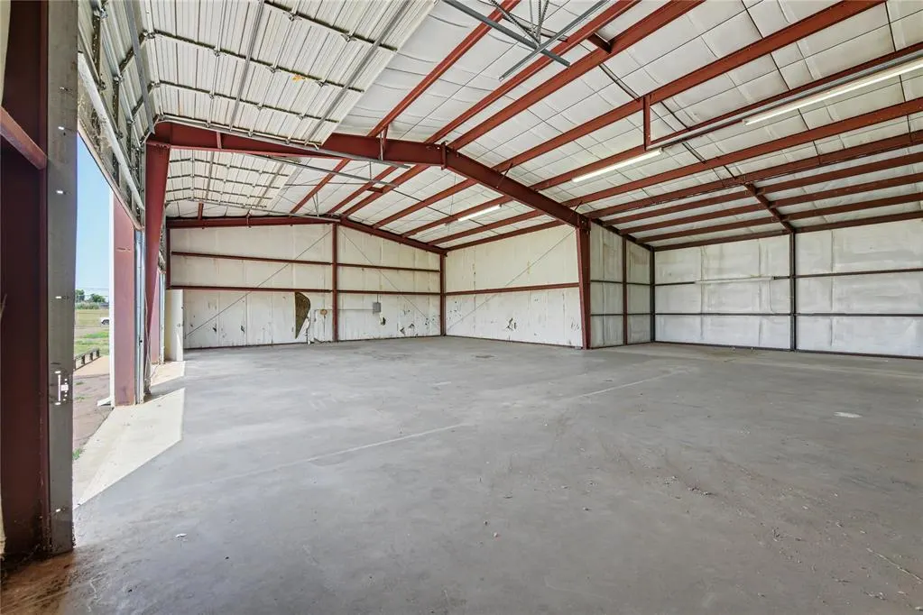 Photo 25 — 1418 S S. Washington Avenue, Elk City, OK 73644