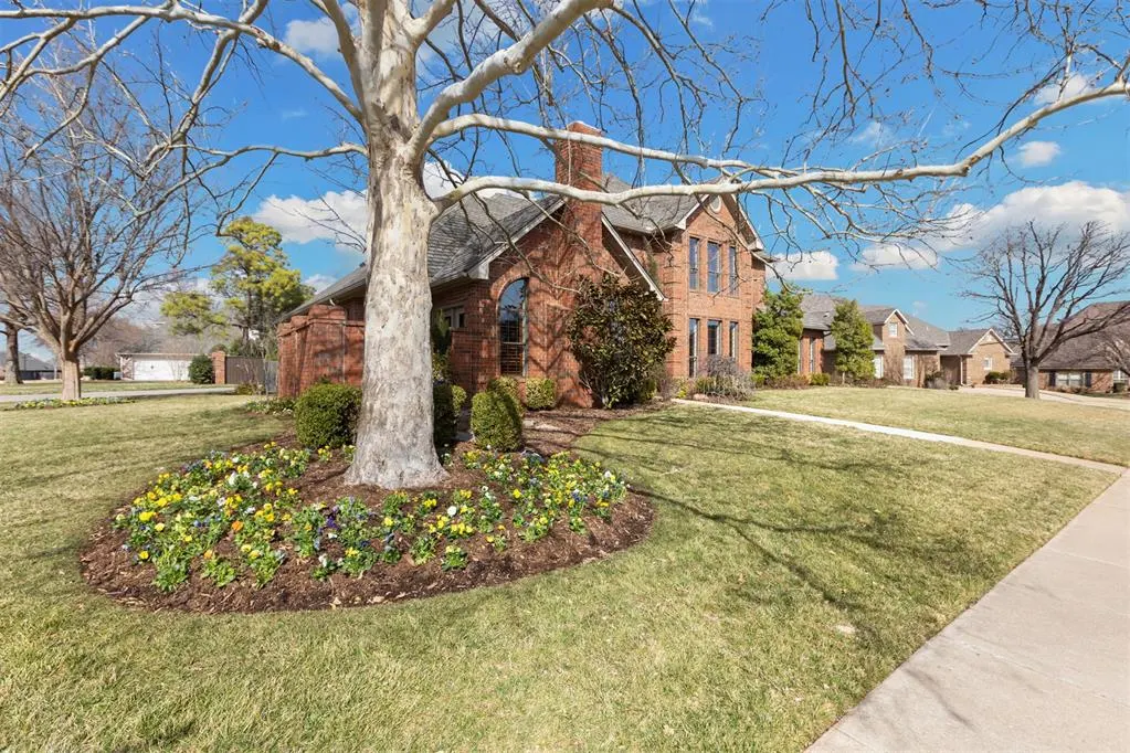 Photo 2 — 8009 NW 127th Circle, Oklahoma City, OK 73142