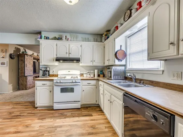 Photo 6 — 4500 Lunow Drive, Oklahoma City, OK 73135