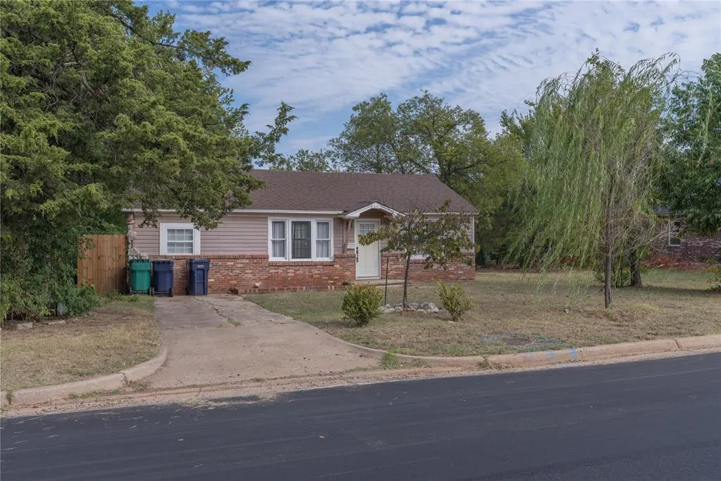 Photo 3 — 611 NW 95th Street, Oklahoma City, OK 73113