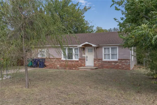 Photo 4 — 611 NW 95th Street, Oklahoma City, OK 73113