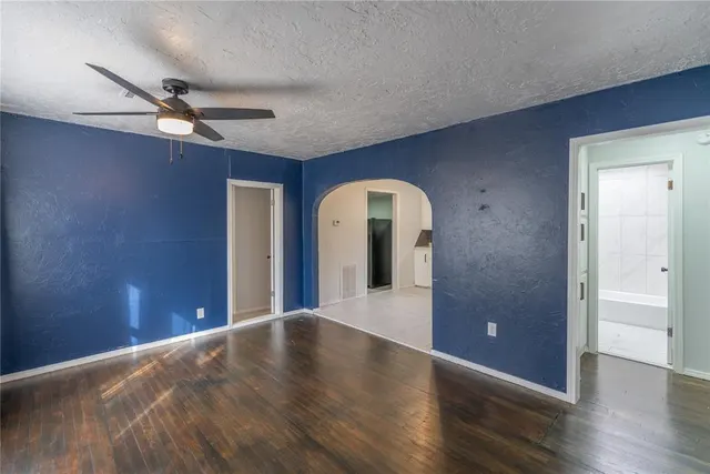 Photo 6 — 611 NW 95th Street, Oklahoma City, OK 73113