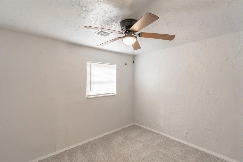 Photo 15 — 611 NW 95th Street, Oklahoma City, OK 73113