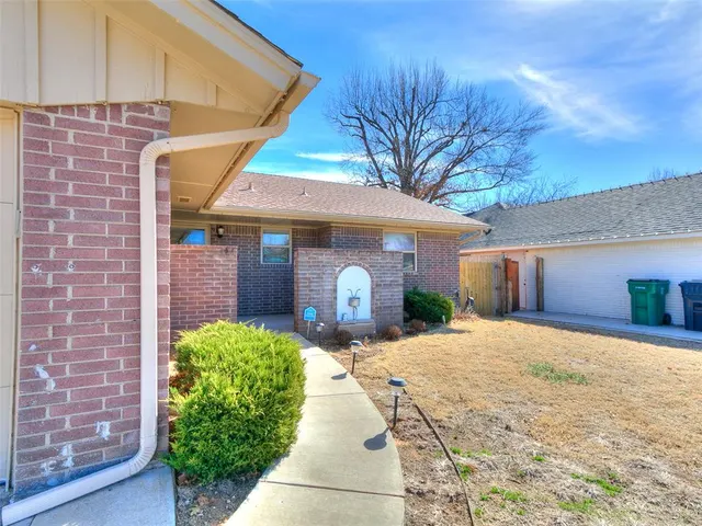 Photo 6 — 2612 N Markwell Avenue, Bethany, OK 73008