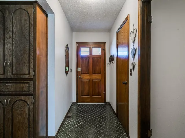 Photo 8 — 2612 N Markwell Avenue, Bethany, OK 73008