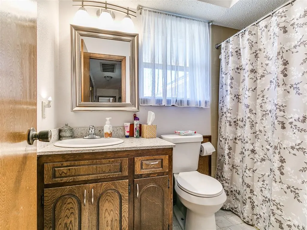 Photo 33 — 2612 N Markwell Avenue, Bethany, OK 73008
