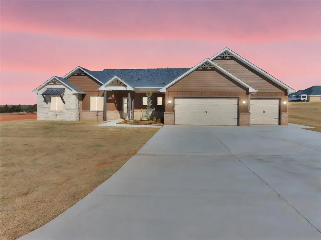 Photo 2 — 4500 Janie Way, Guthrie, OK 73044