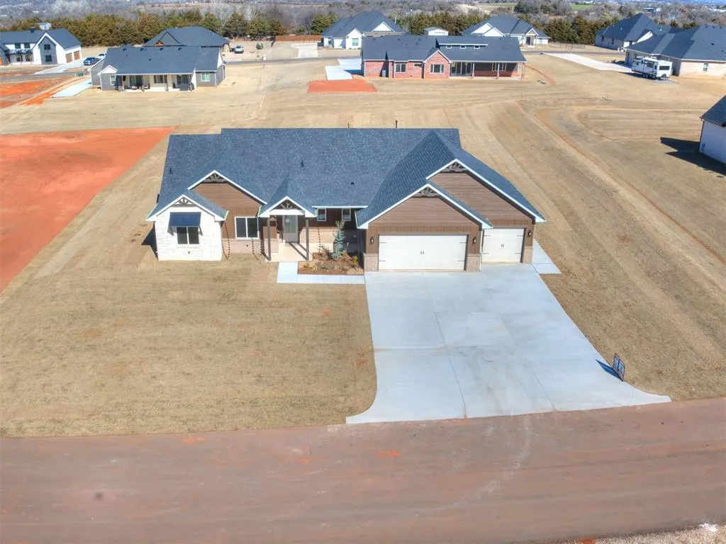 Photo 8 — 4500 Janie Way, Guthrie, OK 73044