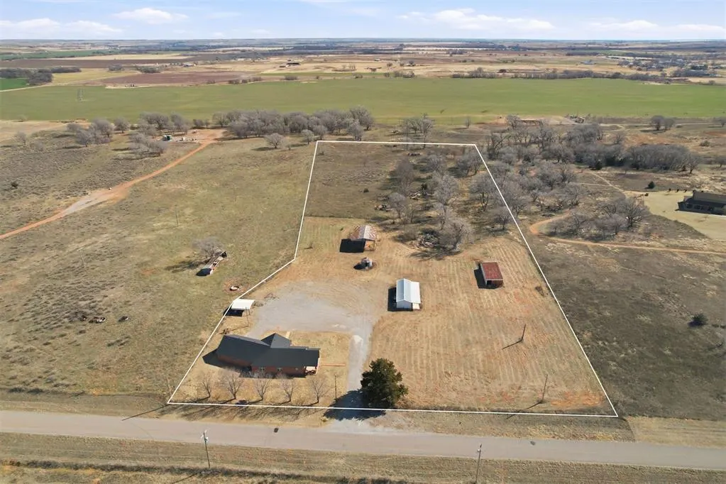 Front exterior — 9448 N 2020 Road, Hammon, OK 73650
