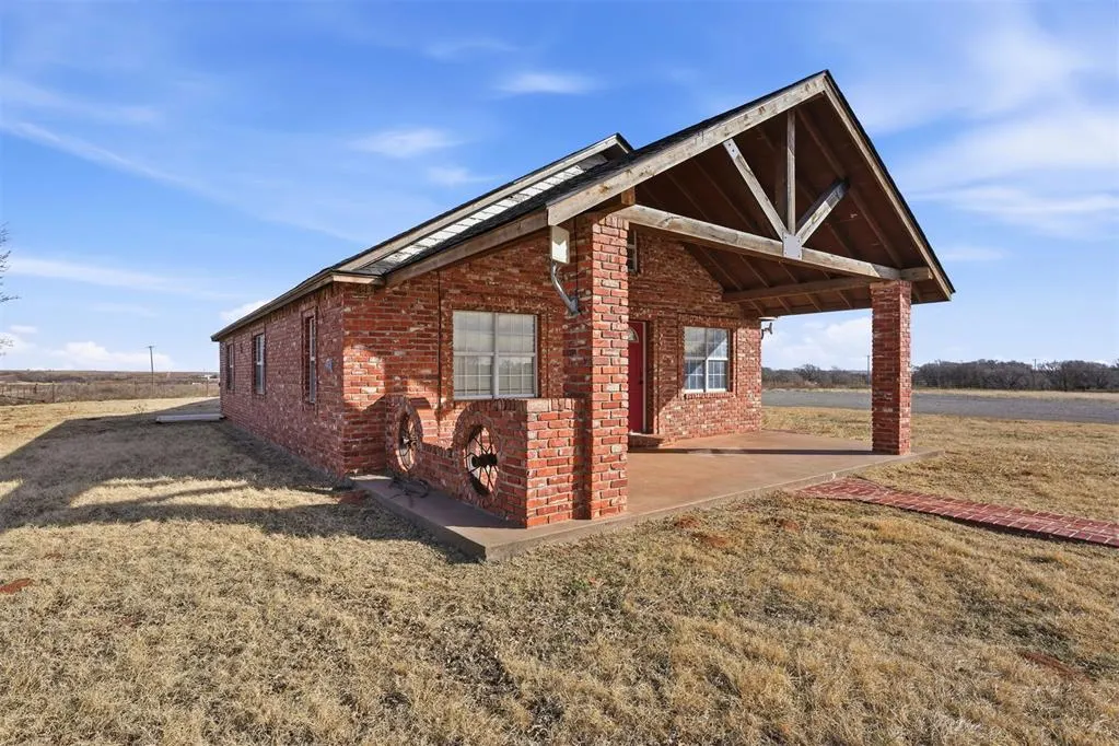 Photo 8 — 9448 N 2020 Road, Hammon, OK 73650