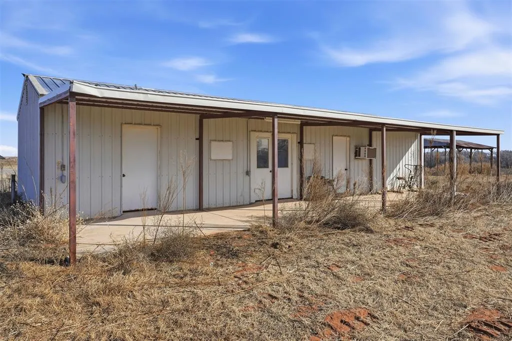 Photo 33 — 9448 N 2020 Road, Hammon, OK 73650