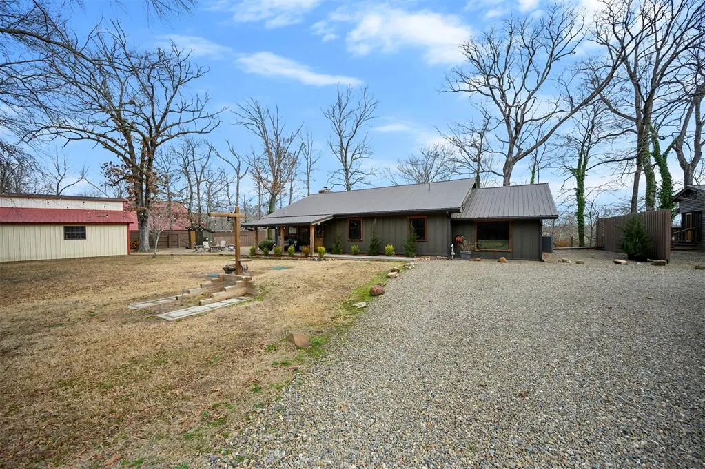 Photo 3 — 732 Red Fox Road, Broken Bow, OK 74728