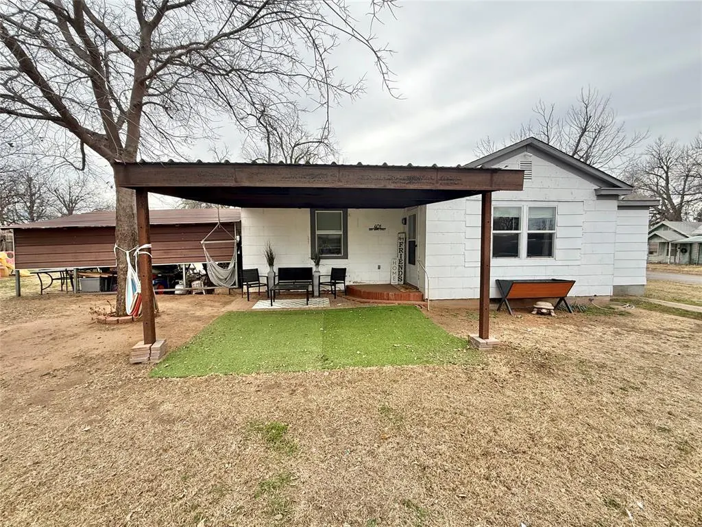 Photo 2 — 401 E Davis Street, Tipton, OK 73570