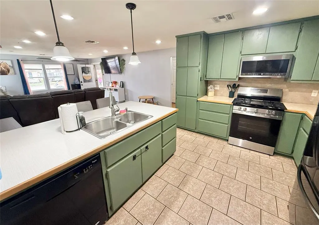 Photo 10 — 401 E Davis Street, Tipton, OK 73570