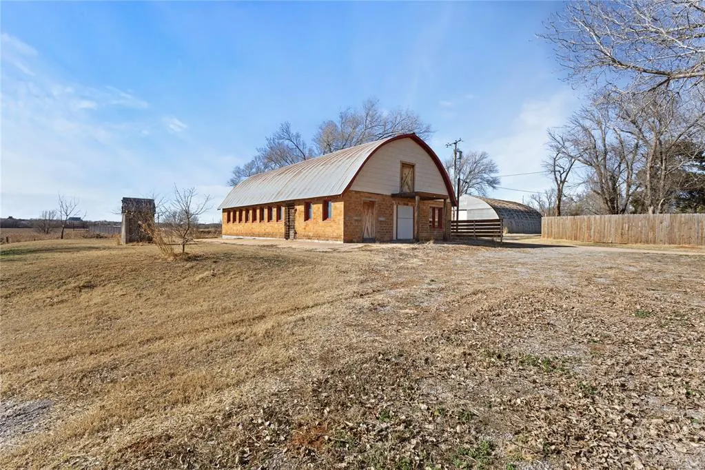 Photo 3 — 22676 N Route 66, Clinton, OK 73601