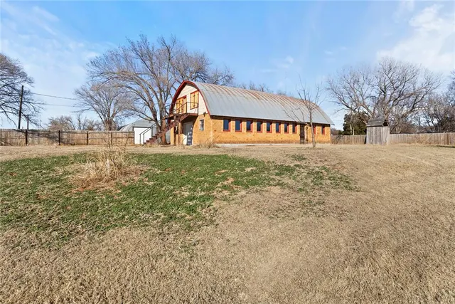 Photo 4 — 22676 N Route 66, Clinton, OK 73601