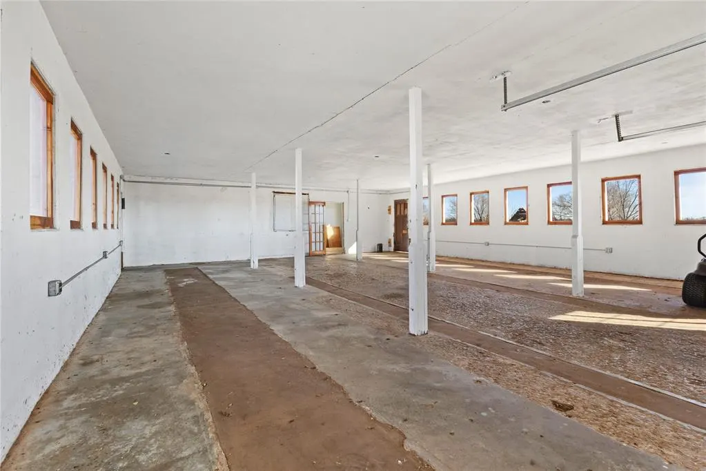 Photo 13 — 22676 N Route 66, Clinton, OK 73601
