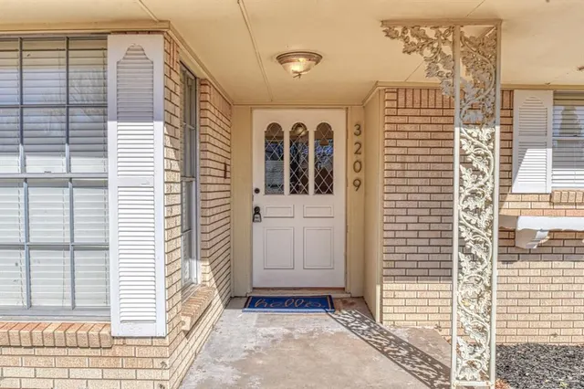 Photo 3 — 3209 NW 61st Terrace, Oklahoma City, OK 73112