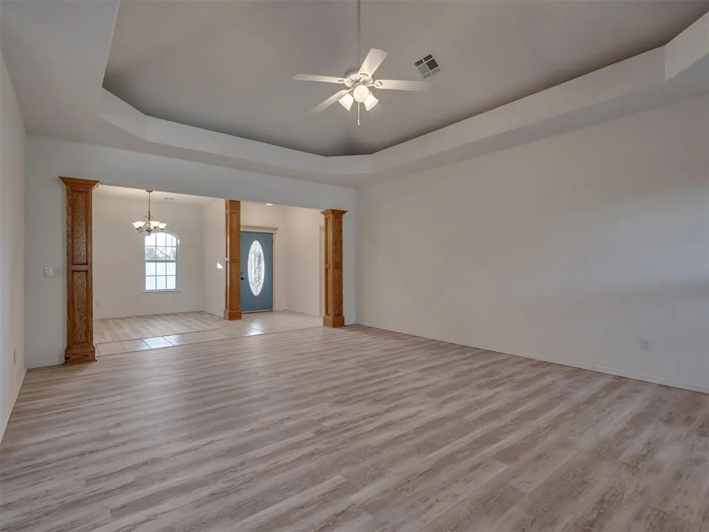 Photo 7 — 1509 Willow Road, Blanchard, OK 73010