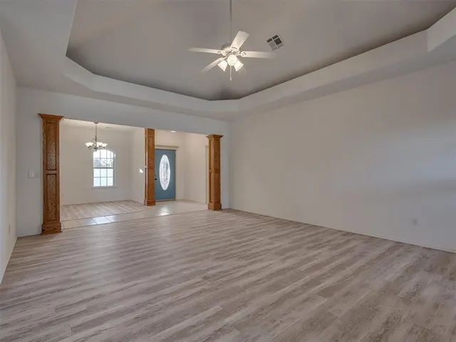 Photo 7 — 1509 Willow Road, Blanchard, OK 73010
