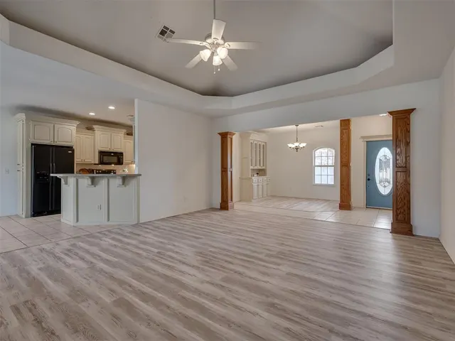 Photo 8 — 1509 Willow Road, Blanchard, OK 73010