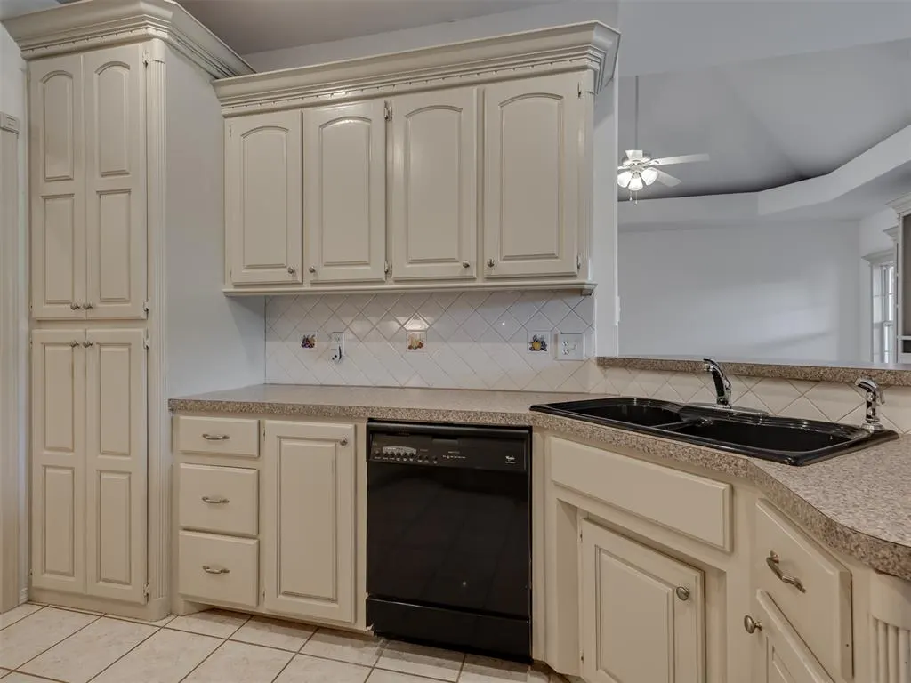 Photo 11 — 1509 Willow Road, Blanchard, OK 73010