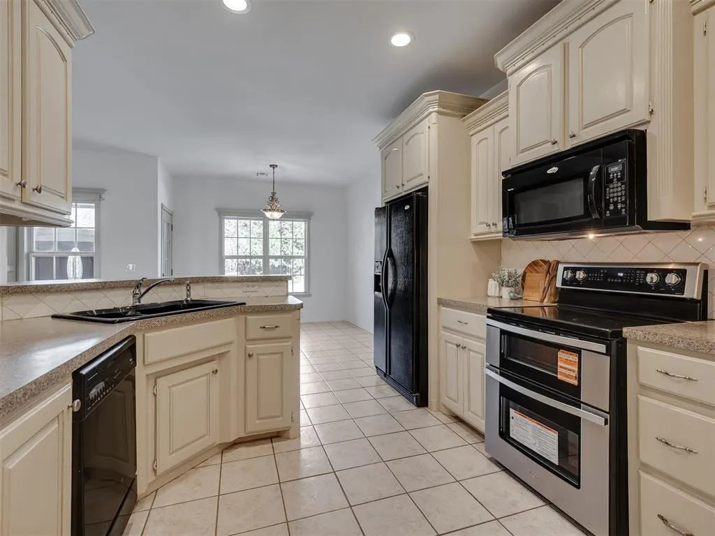Photo 12 — 1509 Willow Road, Blanchard, OK 73010