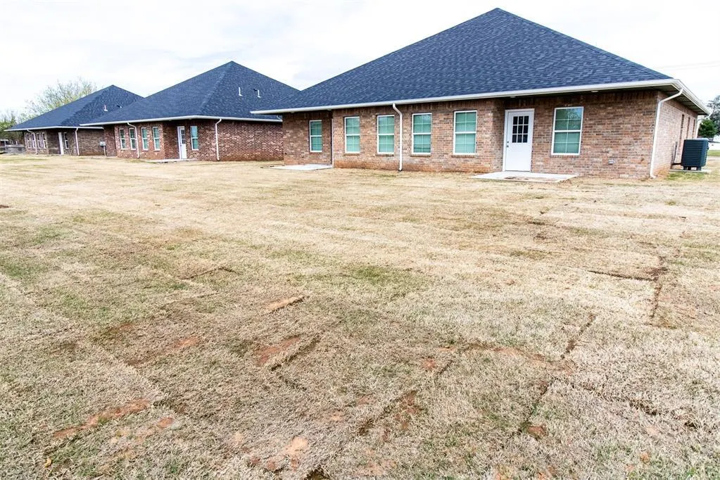 Photo 16 — 308 NW 122nd Street A & B, Oklahoma City, OK 73114