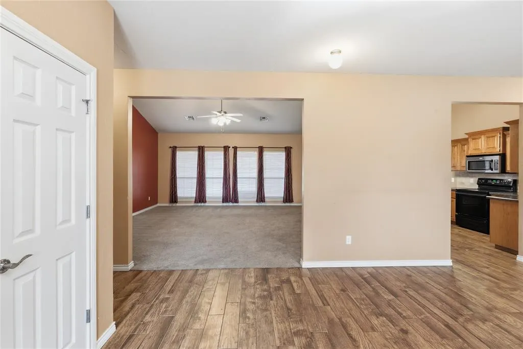 Photo 5 — 128 Eagle Circle, Elk City, OK 73644