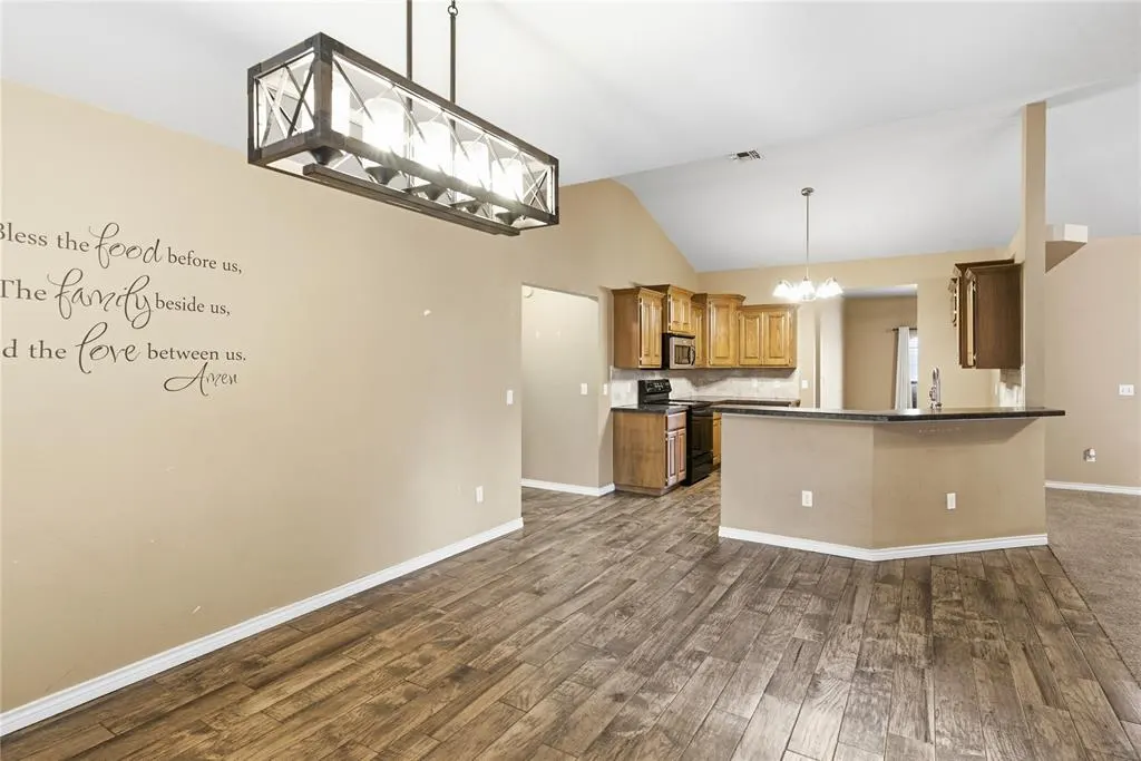 Photo 12 — 128 Eagle Circle, Elk City, OK 73644