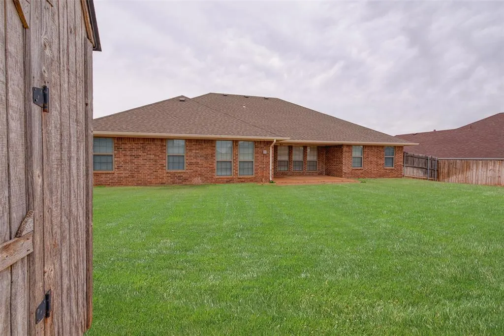 Photo 39 — 128 Eagle Circle, Elk City, OK 73644