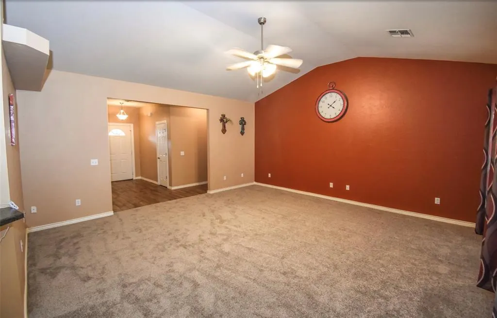 Photo 13 — 128 Eagle Circle, Elk City, OK 73644