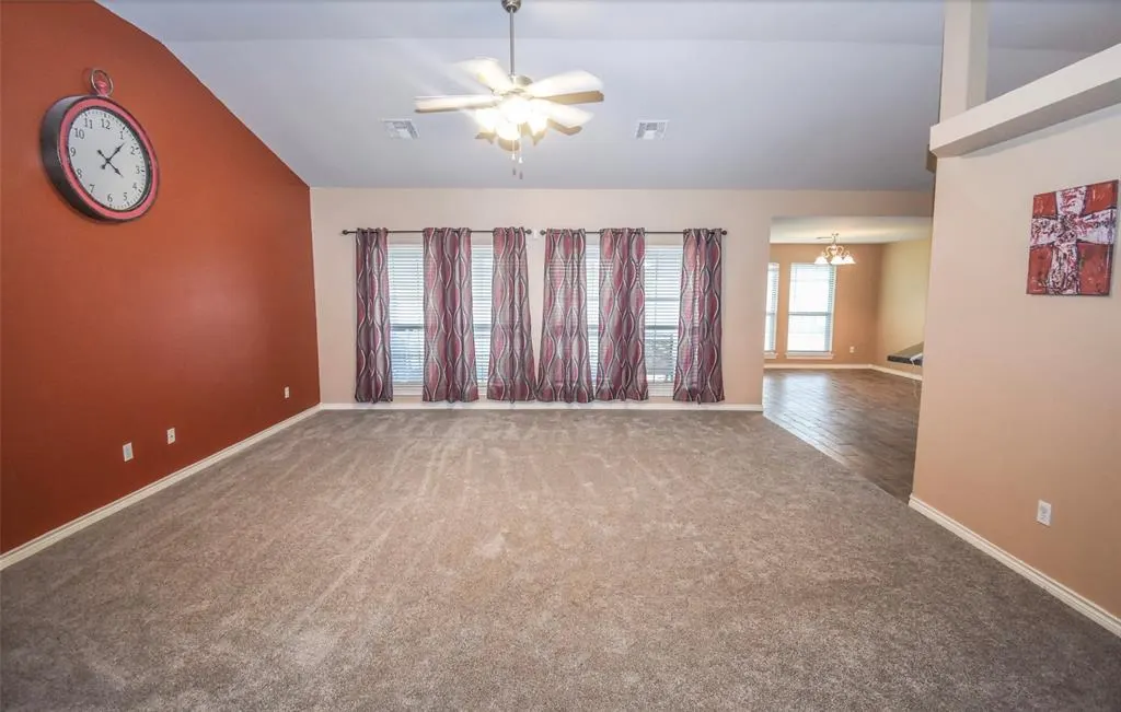 Photo 14 — 128 Eagle Circle, Elk City, OK 73644