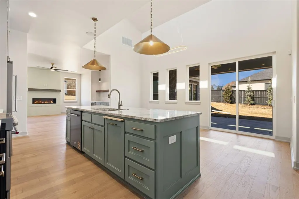 Photo 3 — 8101 Amber Ridge Drive, Edmond, OK 73034
